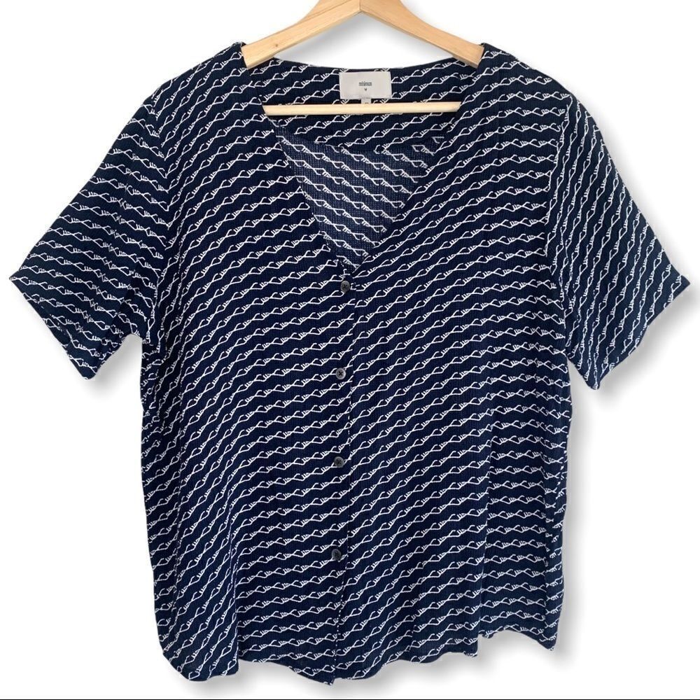 Minimum Chain Print V Neck Navy Button Down